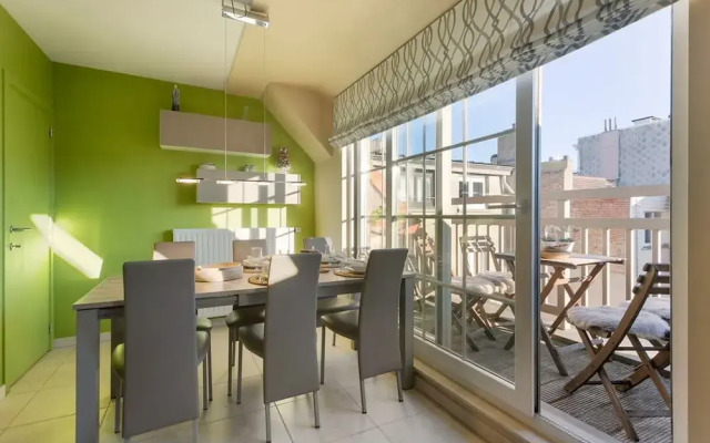 Modern Duplex Apartment Near the Beach