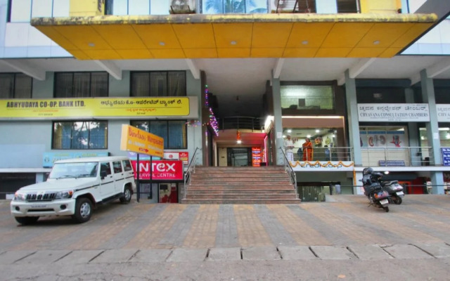 Shambhavi Hotels By OYO Rooms