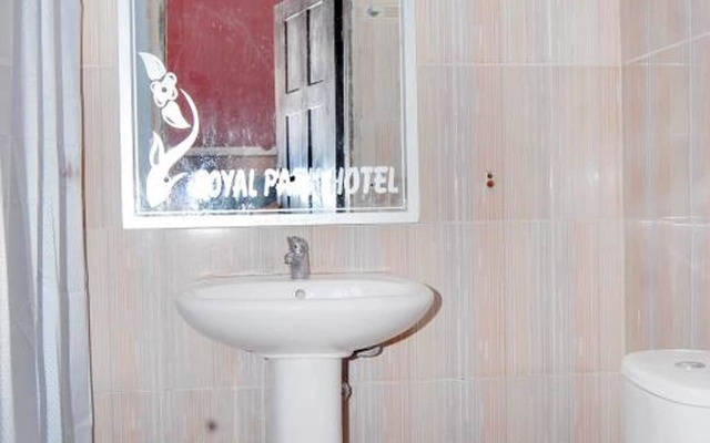 Royal Park Hotel & Suites