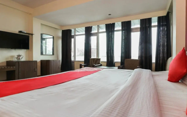 OYO 1818 Hotel Central