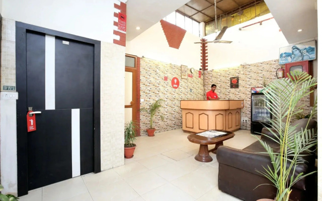 OYO 303 Madhya Marg Chandigarh