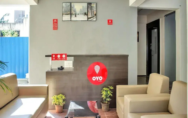 OYO 12042 Green Olives Apartments