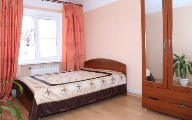 Spacious Apartment on Chernyshova