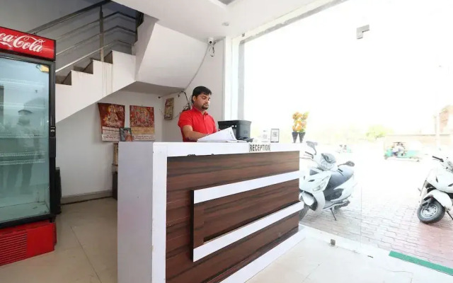 Four Season Inn by OYO Rooms