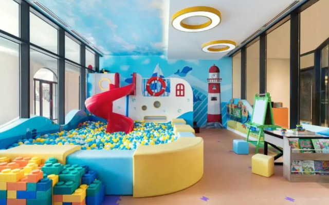 The Point Villas Resort by Danatrip