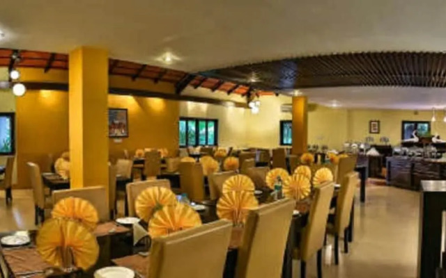 Kadkani Riverside Resort