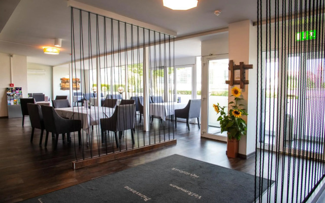 [Bee]Village Messehotel Hannover-Laatzen.