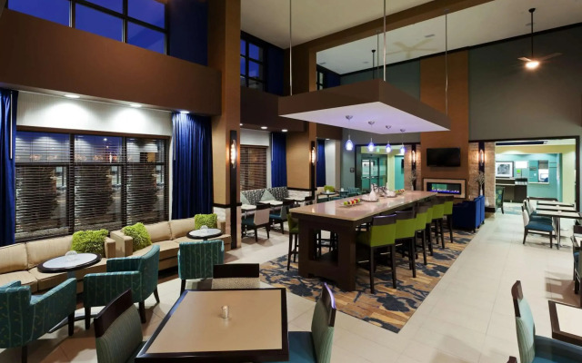 Hampton Inn & Suites- Denver/Airport-Gateway Park