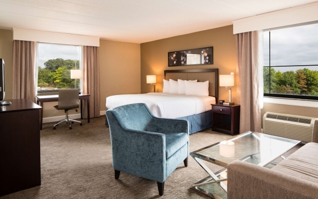 DoubleTree by Hilton Hotel Laurel