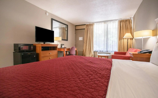 OYO Hotel Greensboro East I 40