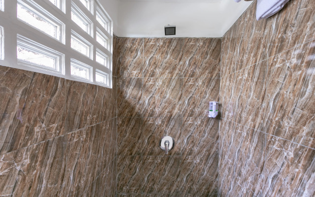 OYO 3130 D'Valley View