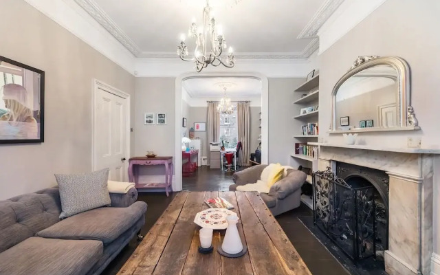 Sophisticated Shine by Newington Green