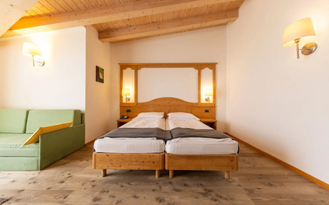 Hotel Alpine Mugon