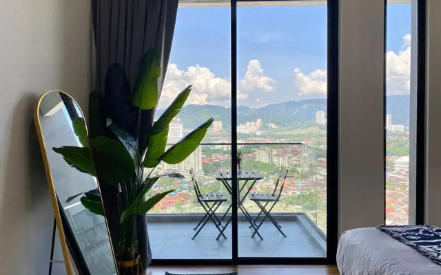 Beacon Executive Suite by stayCATion Homestay