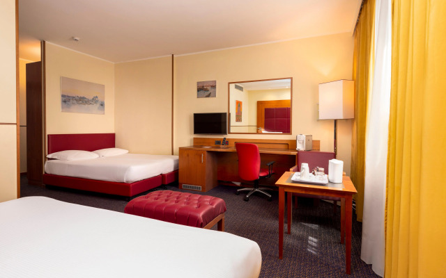 Crowne Plaza Venice East by IHG