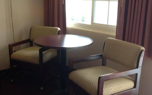 Pine Needles Inn