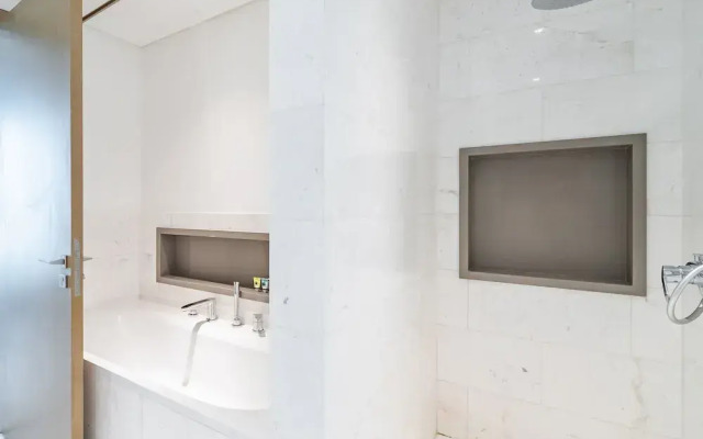 Spacious Apt With Spectacular Burj Khalifa Views