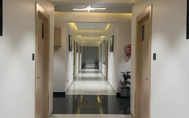 Hotel Kyzen HiTech City- Your Zenly Stay