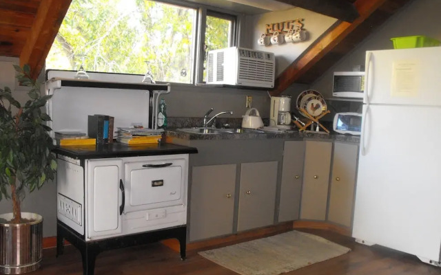 Cobblestone Manor B&B