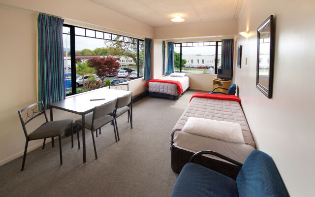 Ambassador Thermal Motel