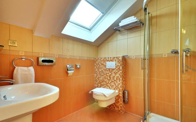 Restaurace a penzion Kamenec