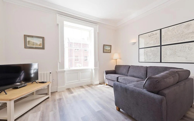 Henrietta Suites City Centre