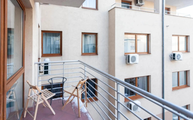 Corvin Plaza Apartments and Suites
