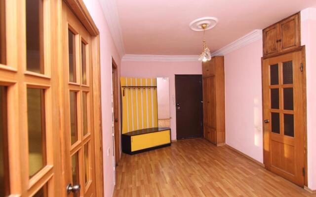 RC on Sayat-Nova avenue 21