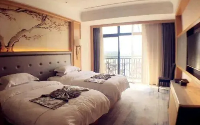 Ford Land Hotel