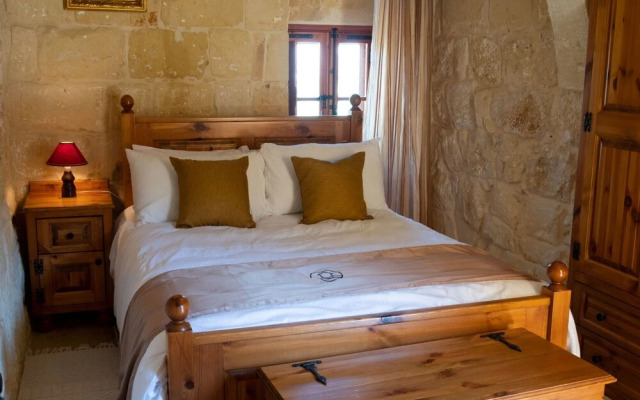 Villeleynah Amazing Gozitan Villa + Pool