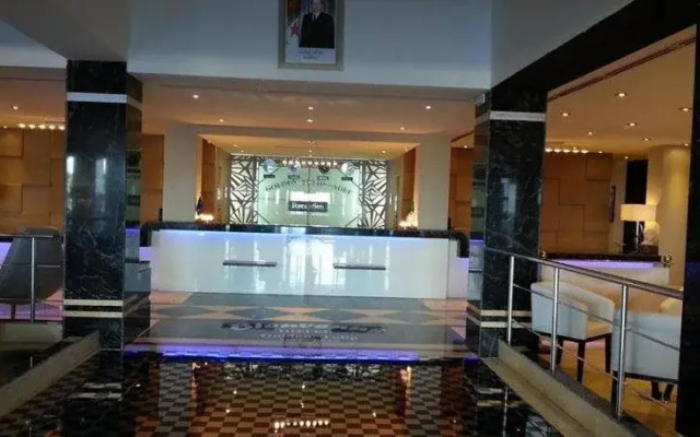 Golden Tulip Adef Oran