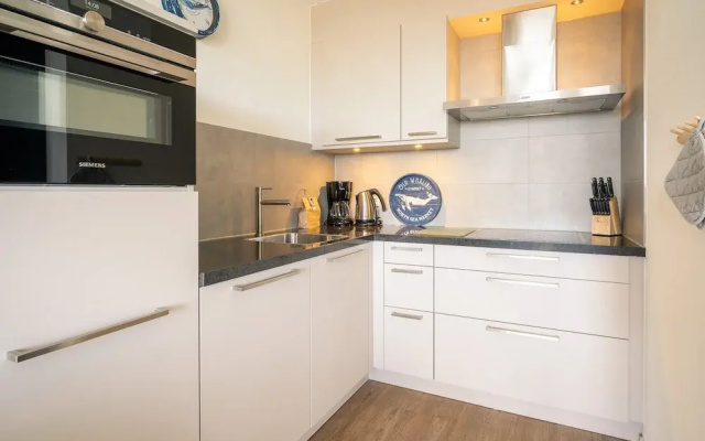 2 Person Apartment With Island View