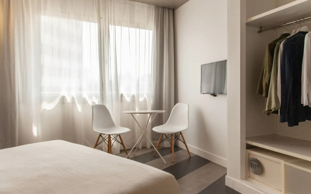 Sixties Ramblas Hotel