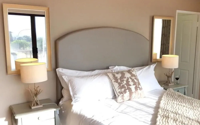 Acacia House