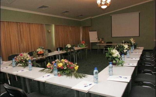 Maxi Park Hotel & Spa