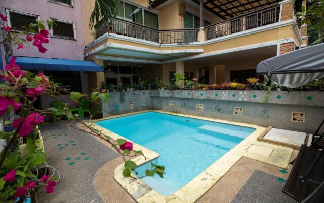 Lily Holiday Hotel