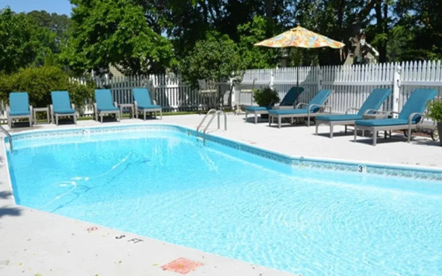 Inn at Huntingfield Creek