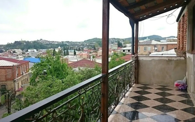 Edemi Hotel