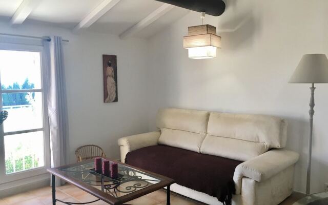 Apartment With one Bedroom in Maussane-les-alpilles, With Pool Access,
