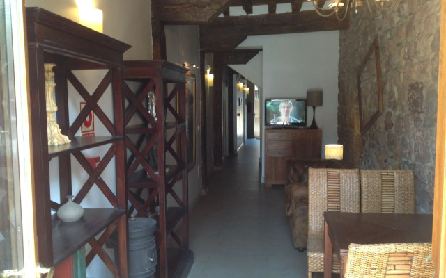 Apartamentos Rurales La Villa de Piedra