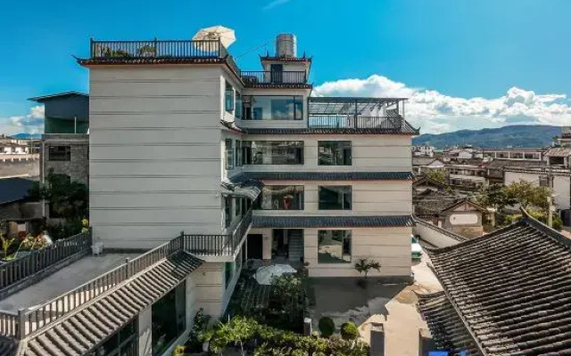 Kuanglu Snow Mountain Scenic Homestay