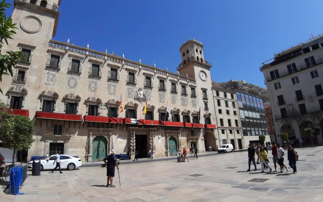 Apartamento Grande - Castillo Santa Barbara