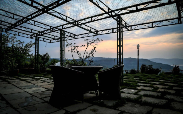 Ravine Hotel