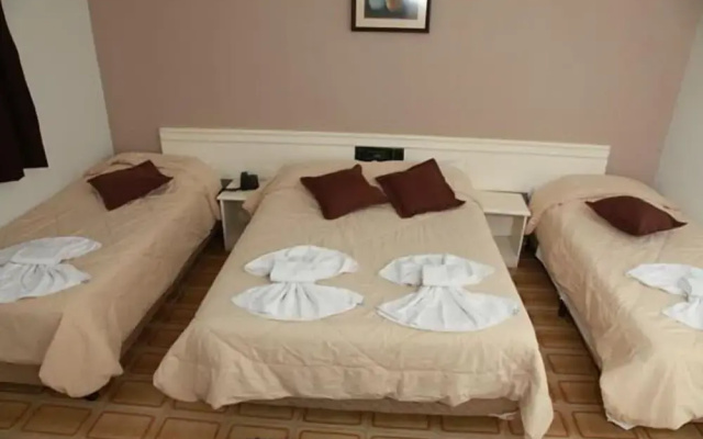 Tis Hotel 153