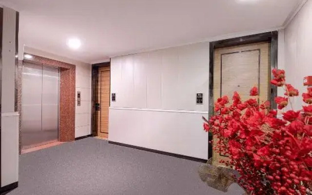 Beiliu Jiahua Fashion Hotel