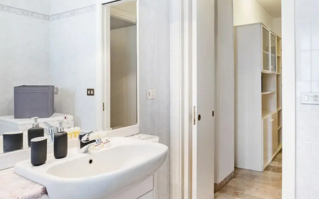 San Carlo Luminous Apartment