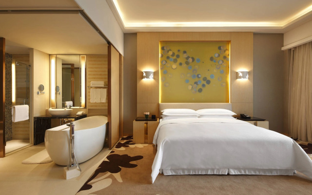 Four Points by Sheraton Luohe