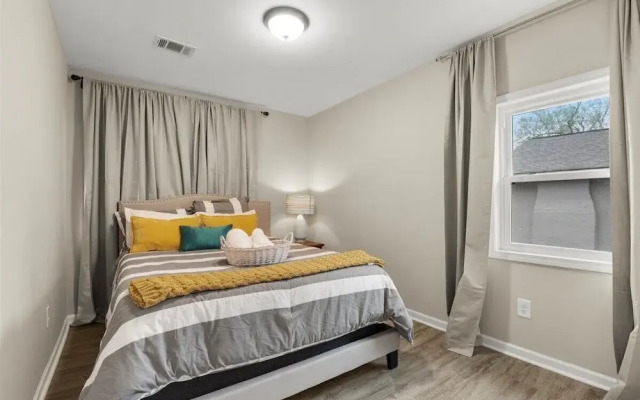 1087 Windsor