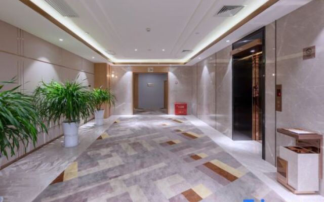 Jinqiao Business Hotel