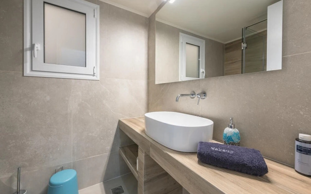 Athens Bright Suite by Cloudkeys